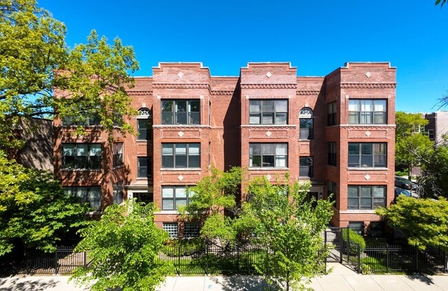 Interior Photo - The Albany Park Place
