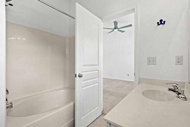 Building Photo - Hope Valley Farms Townhouse