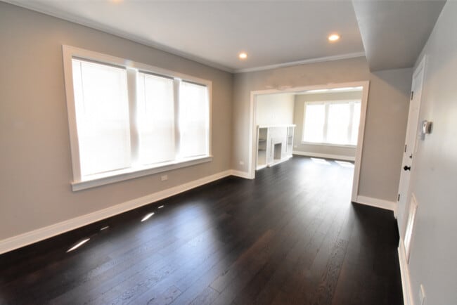 Building Photo - 4205 N Pulaski Rd