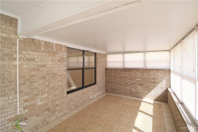 Building Photo - 1408 Circle Dr