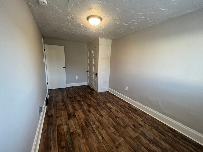 Building Photo - 278 Hosack St