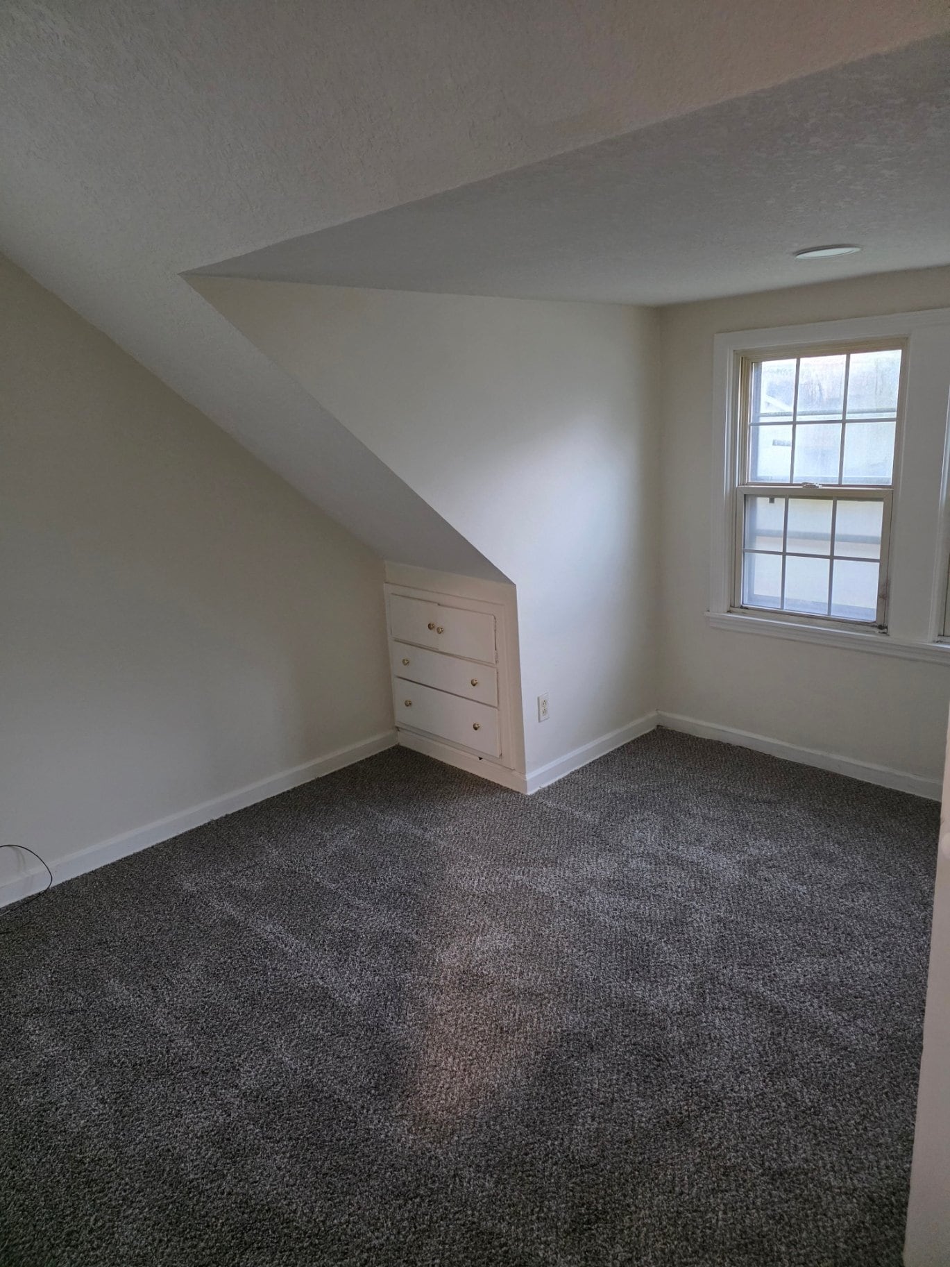 Building Photo - 213 E Carlton St