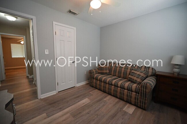 Building Photo - WaterFront, Furnished Unit in Niceville