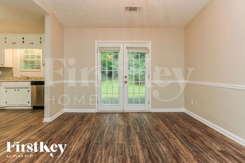 Building Photo - 1999 Bullock Trail