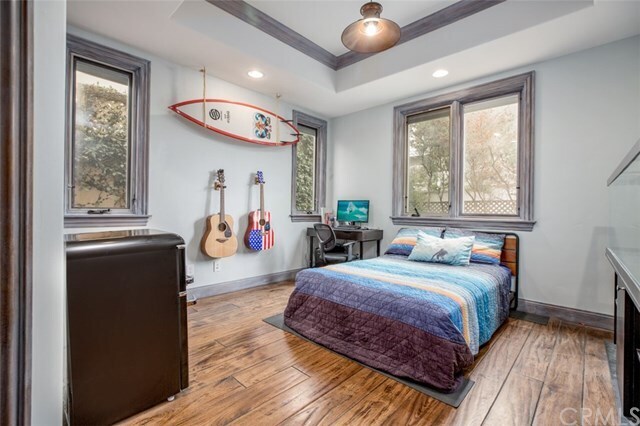 Building Photo - 736 Esplanade