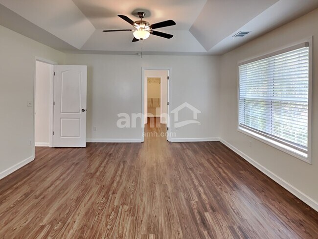 Building Photo - 303 Millpond Pkwy