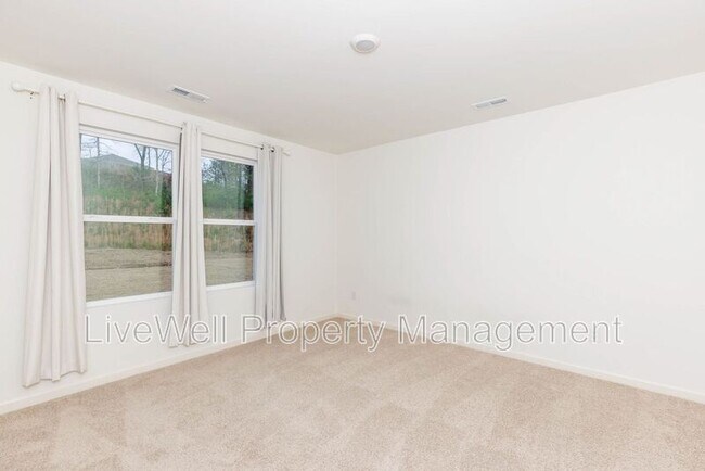 Building Photo - 853 Fish Camp Rd