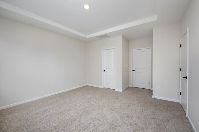 Building Photo - BEAUTIFUL TOWNHOME IN TERRACES AT FARMINGTON