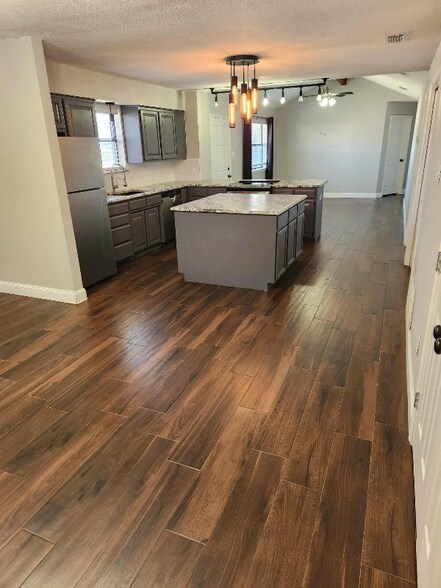 Building Photo - 3945 Country Meadows Cir