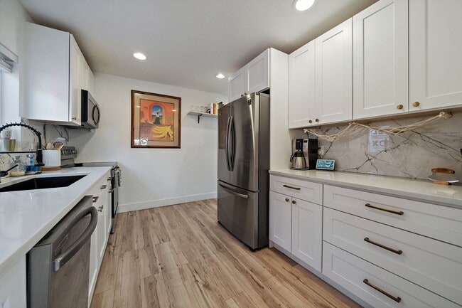 Building Photo - Charming 3 Bedroom Home Near Sloan's Lake