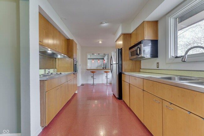 Building Photo - 111 McClellan Rd