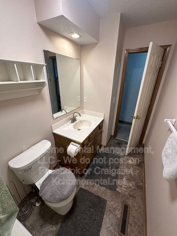 Building Photo - 15139 W 132nd St