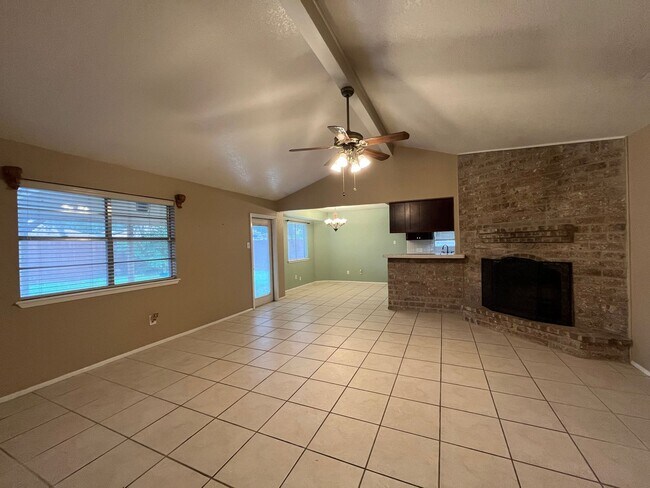 Building Photo - 2118 Meadowgrove Dr