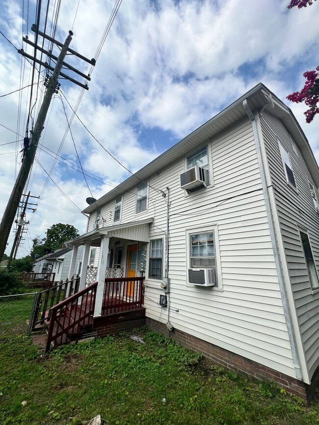 Building Photo - 1103 Berry St