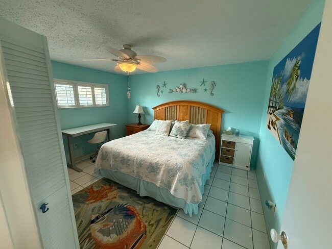 Building Photo - 701 Barcelona Ave