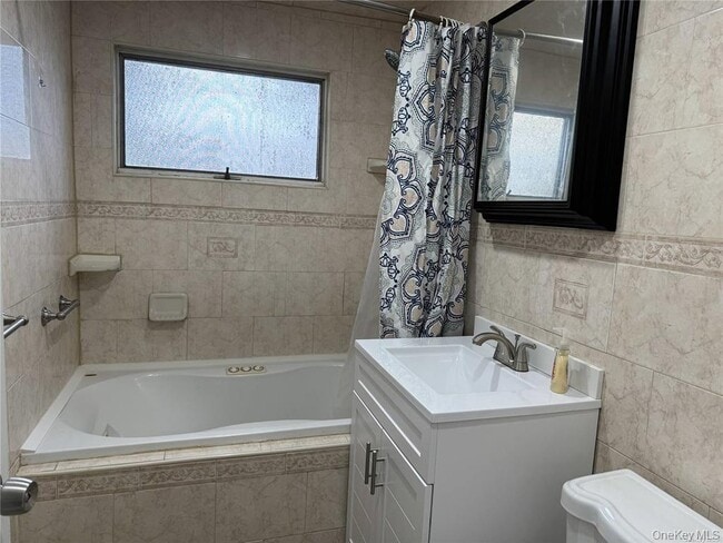 Building Photo - 33 Clarissa Dr