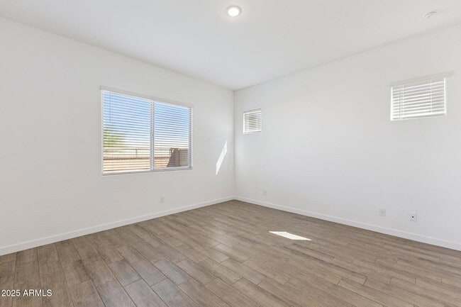 Building Photo - 531 S Owl Dr