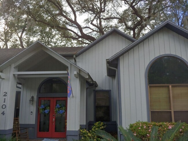 Building Photo - Beautifully Renovated Home in The Reserve!