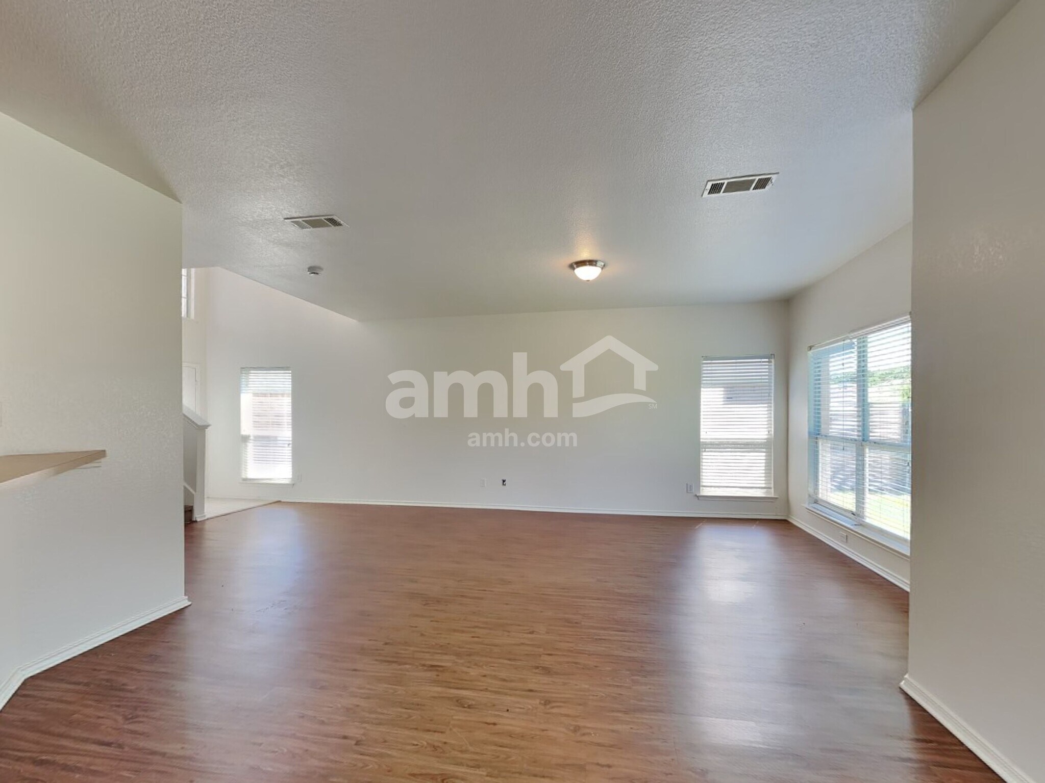 Building Photo - 1137 Boxwood Dr