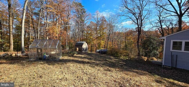 Building Photo - 7613 Locust Ln