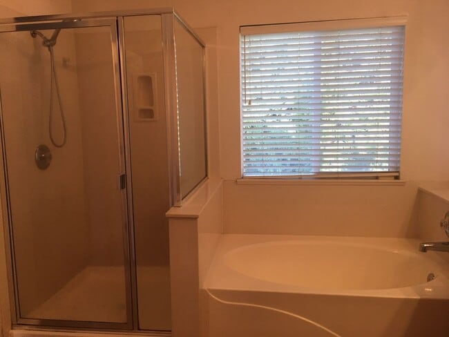 Building Photo - Highly Desirable 2 Story Home In Brookside