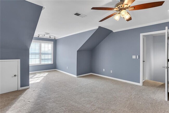 Building Photo - 2318 Longcourt Wy