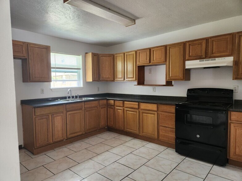 Primary Photo - 11417 Jefferson Hwy