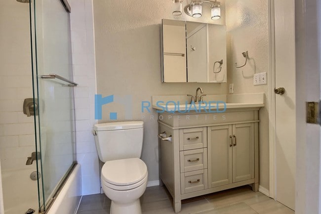 Building Photo - 1850 Grant Ave S