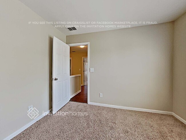 Building Photo - 320 Balaban Cir