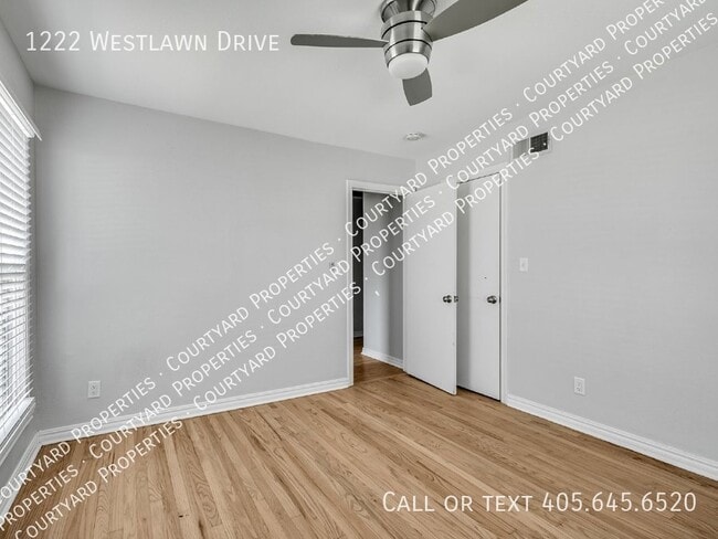 Building Photo - 1222 Westlawn Dr