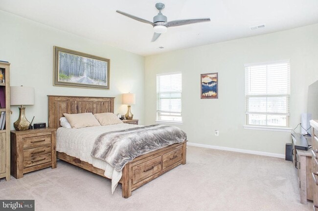 Building Photo - Stunning 3bd 2.5bth townhome in the Pondview community in Millersville.