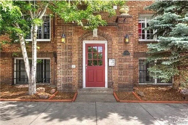 Primary Photo - Beautiful 2 Bedroom-2 Bath Condo- Close to...