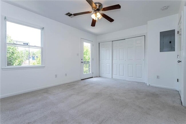Building Photo - 6900 E Riverside Dr