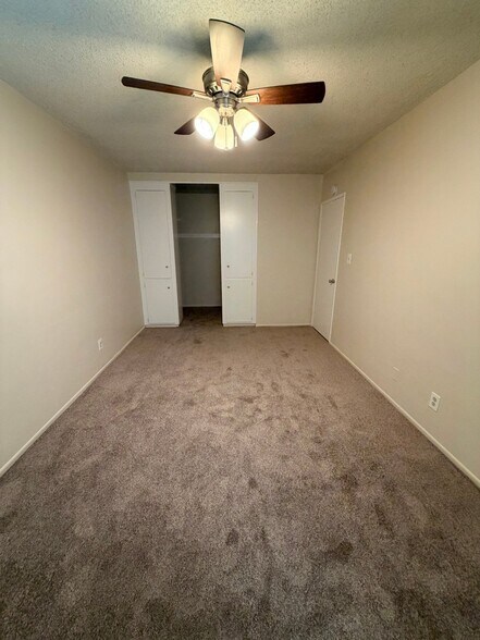 Building Photo - 12414 Dunrobin Ave