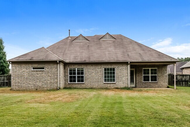 Building Photo - 5009 Forest Oasis Ln