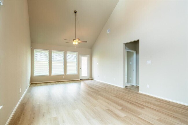 Building Photo - 12502 Llano Estacado Dr