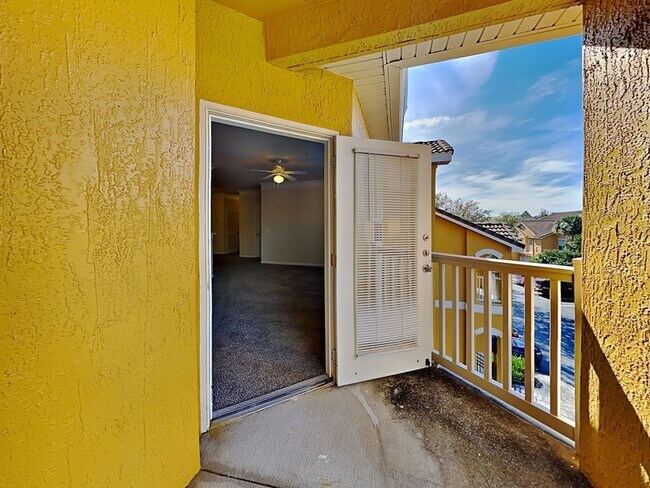 Building Photo - 8848 Villa View Cir