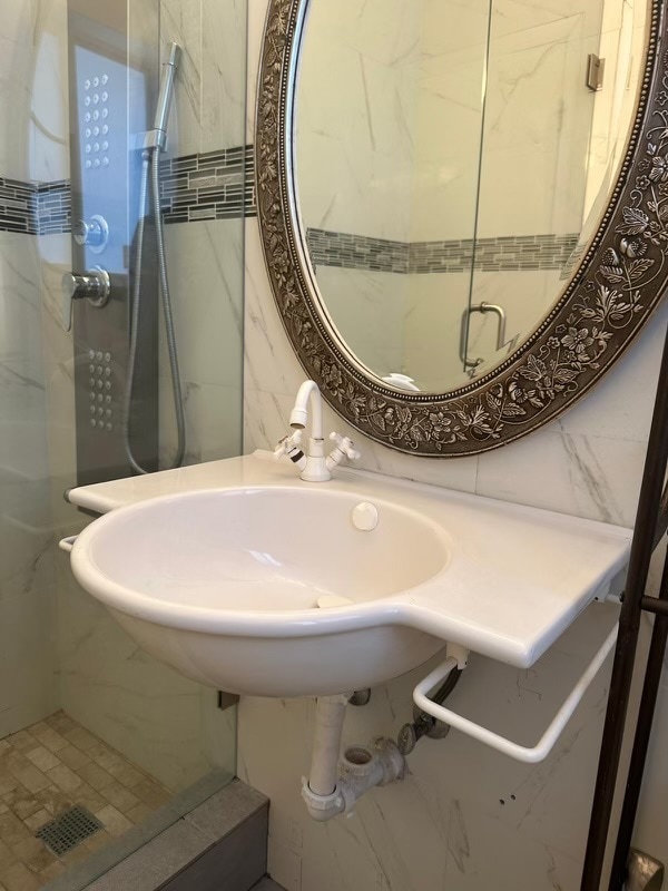 Building Photo - 11025 N Bayshore Dr