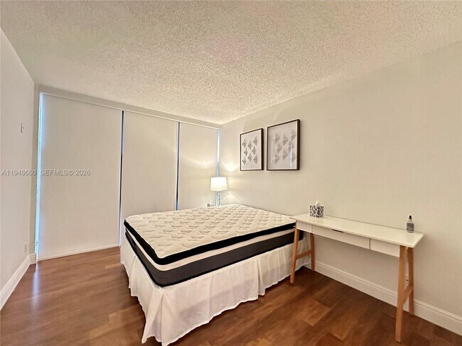 Building Photo - 17011 N Bay Rd