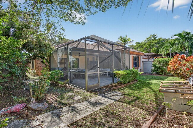 Building Photo - 11910 Glenmore Dr