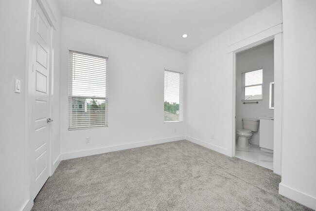 Building Photo - 4608 Coke St