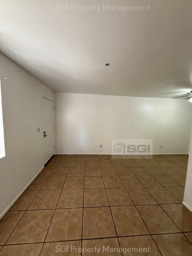 Building Photo - 12123 W Bell Rd