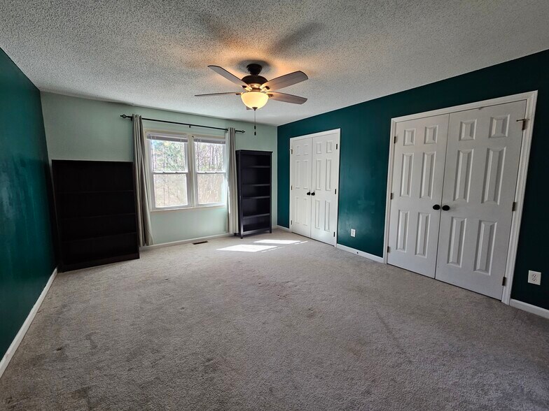 Back of House Bedroom - 117 Forest Oaks Dr