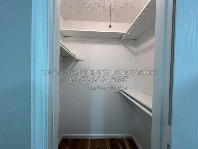 Building Photo - 1516 Oakridge Ct W