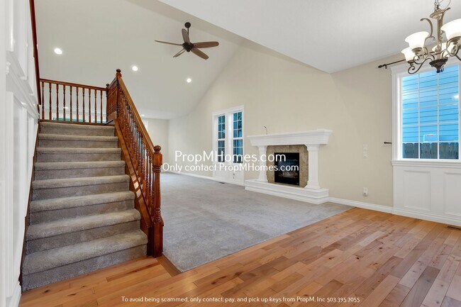 Building Photo - Luxury Four Bedroom Home in Oregon City!