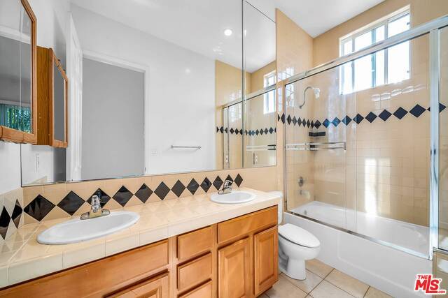 Building Photo - 4940 Laurel Canyon Blvd