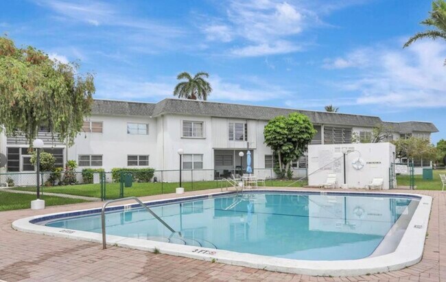 Building Photo - 6505 Winfield Blvd