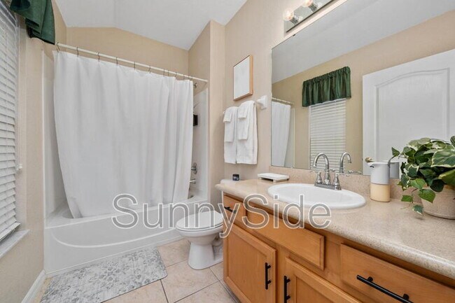 Building Photo - 2390 Caravelle Cir