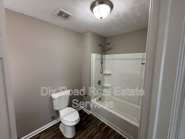 Building Photo - 209 Wexford Dr