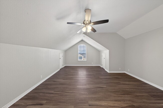 Building Photo - Spacious 4BR Home w/ Game Room | No HOA | Prime Selma Location - Realtor Commission: $500